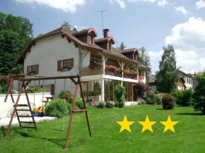 Gîte 829 Montagnes du Jura avec Spa et Sauna classé 3 étoiles Foncine-Le-Haut